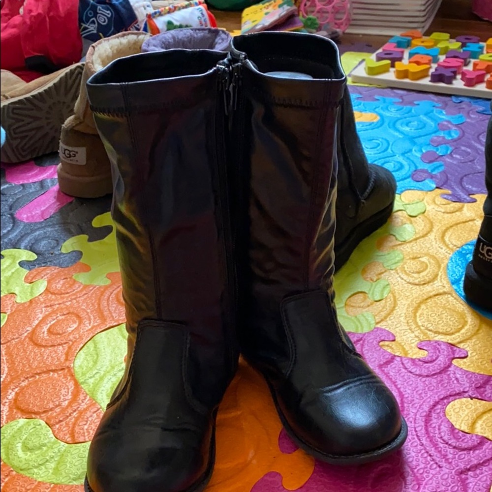 Kenneth Cole reaction boots